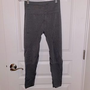 Gray seamless fabletics leggings